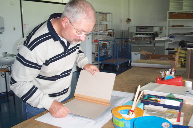 Buchbinden_2KlebenEinb11