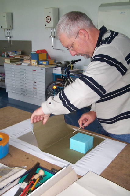 Buchbinden_2KlebenEinb16