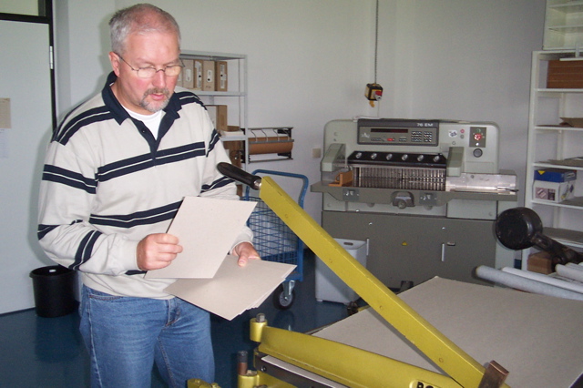 Buchbinden_1SchneidenDeckl3